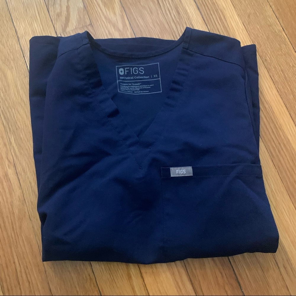Figs Navy Catarina Top